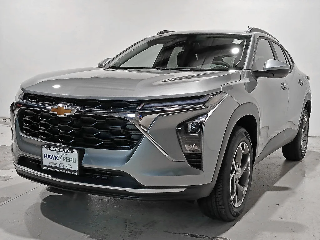 Used 2026 Gray Chevrolet LT image 3