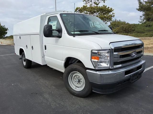 2026 Ford Econoline Cutaway Base