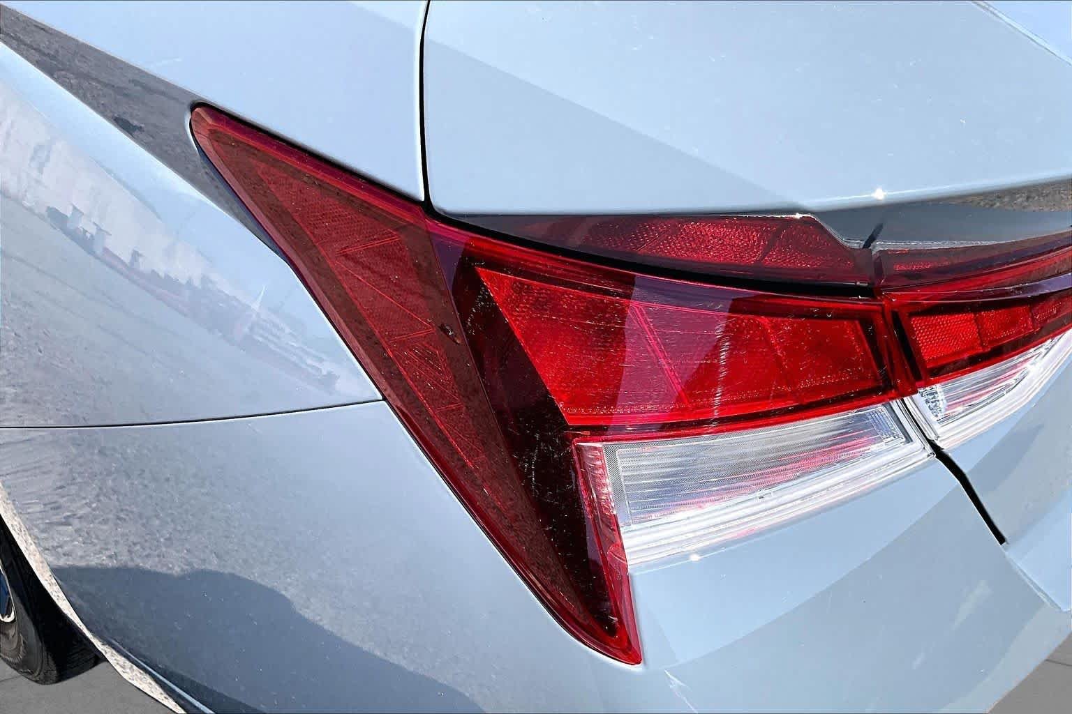 Used 2023 Electric Shadow Hyundai SEL image 28