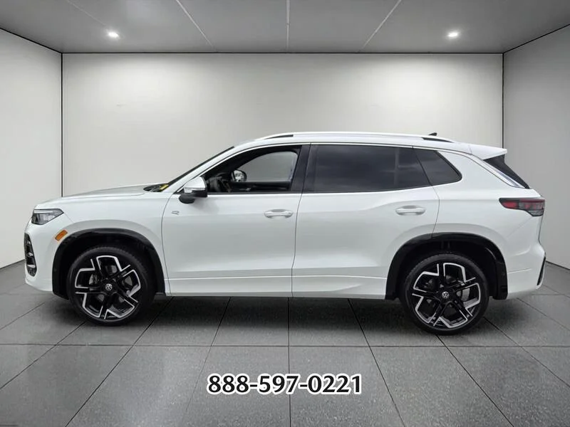 Used 2025 WHITE Volkswagen 2.0T SEL R-LINE image 2