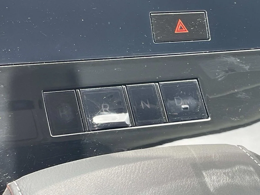 Used 2025 Black INFINITI SENSORY image 25