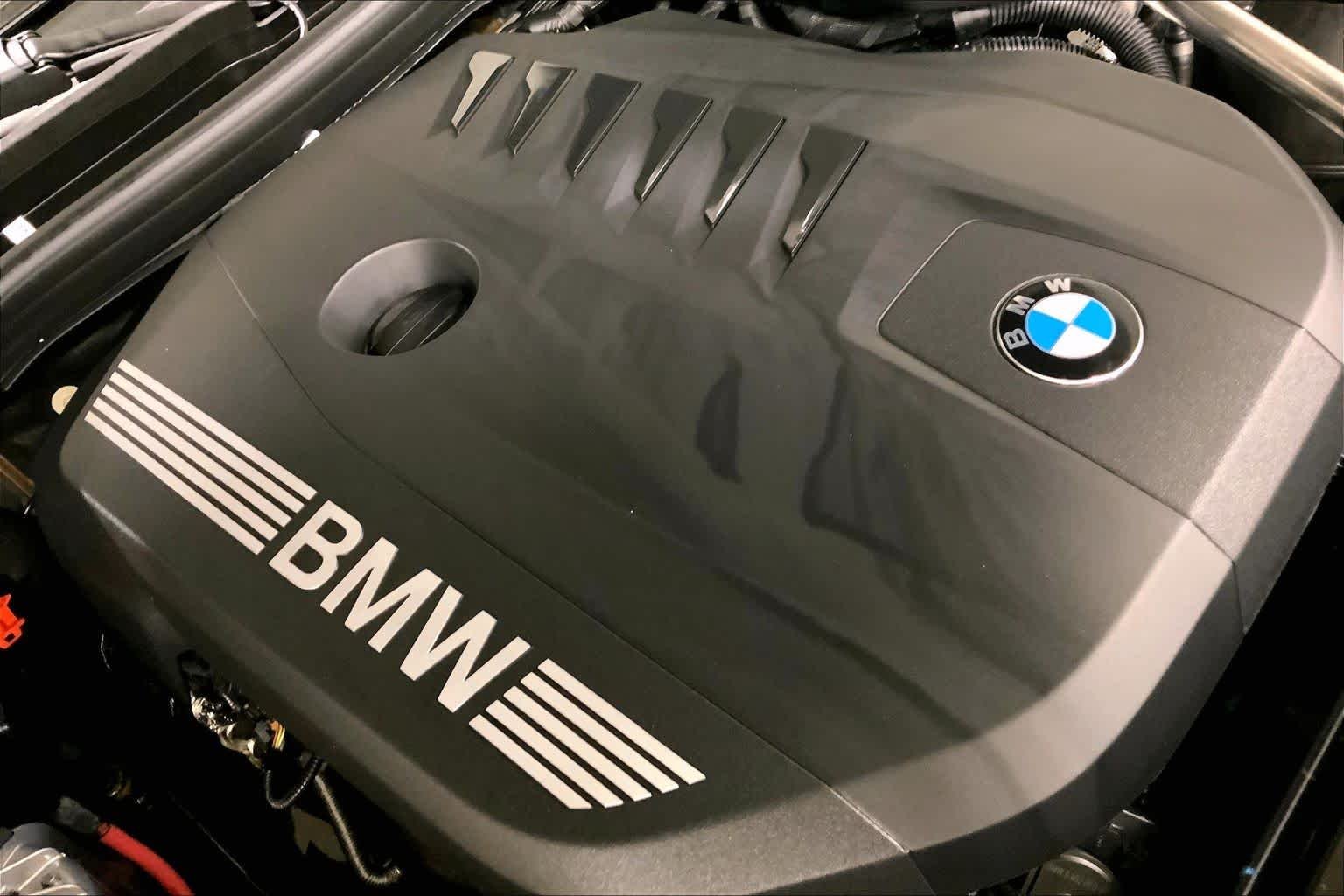 Used 2026 Oxide Grey Metallic BMW 540i xDrive image 31