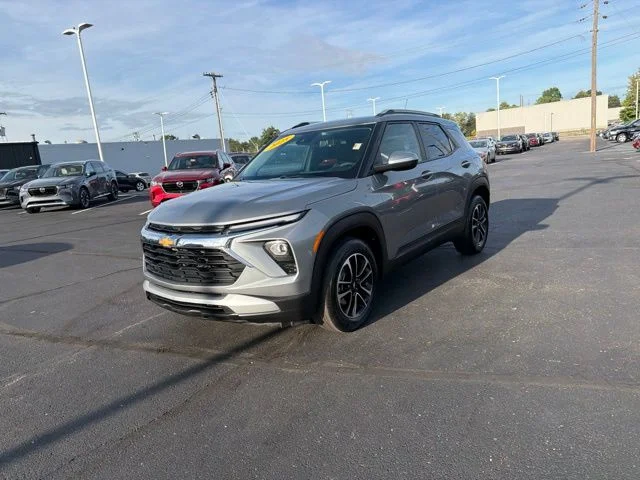 Used 2025 Gray Chevrolet LT image 18