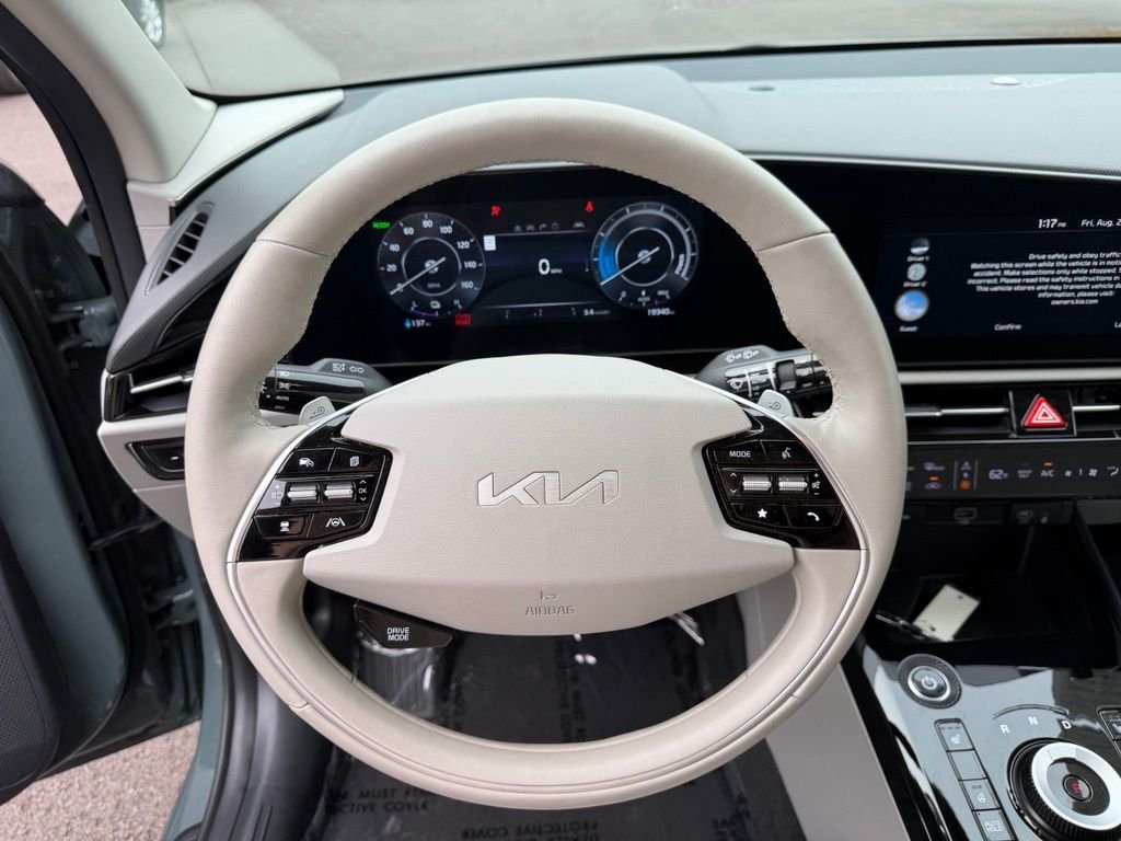 Used 2023 Cityscape Green Kia Wind image 18