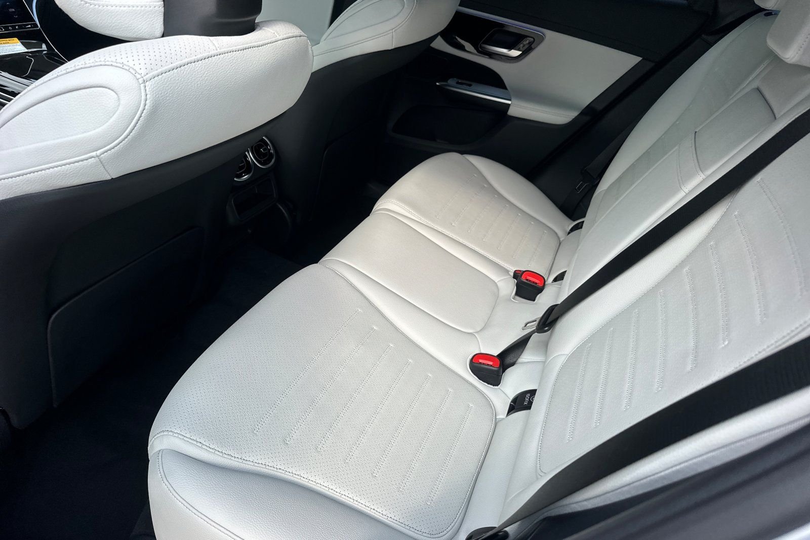2026 Mercedes-Benz GLC Base - Photo 9