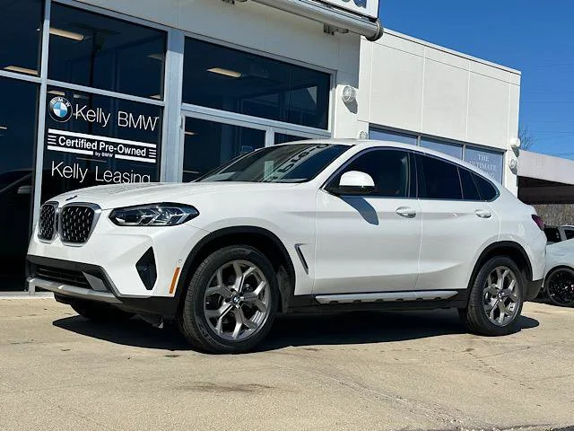 Certified Used 2025 Mineral White Metallic BMW xDrive30i image 4