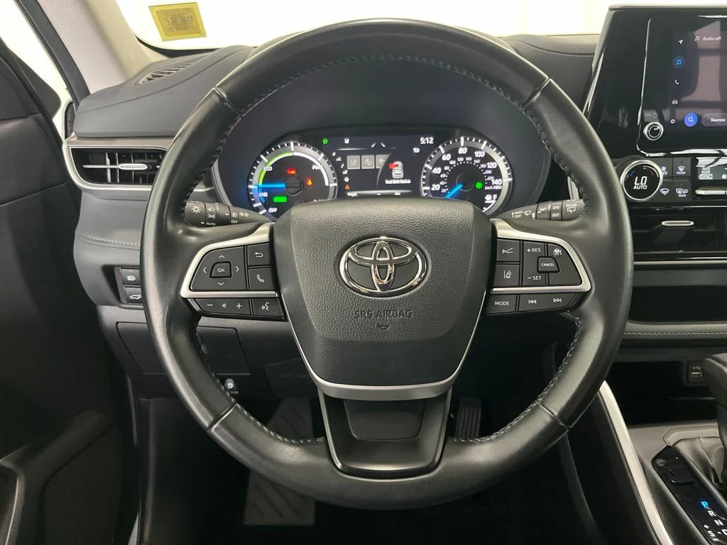 Used 2023 Blue Toyota LE image 5