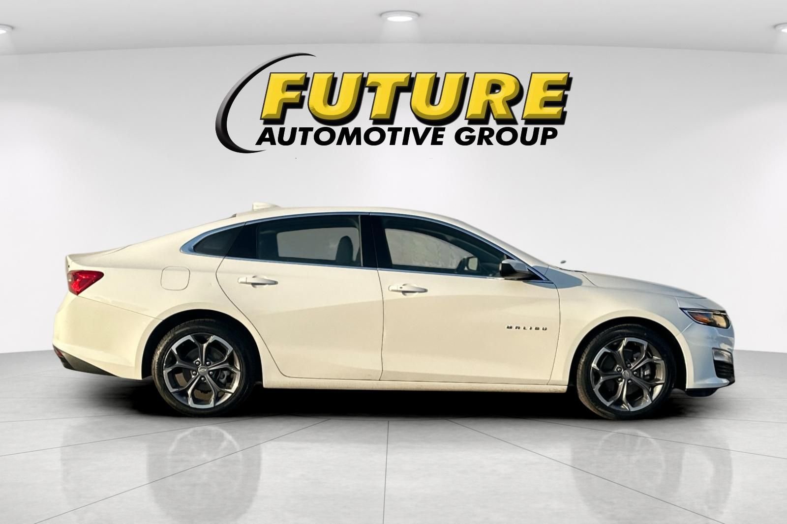 Used 2024 White Chevrolet LT image 2