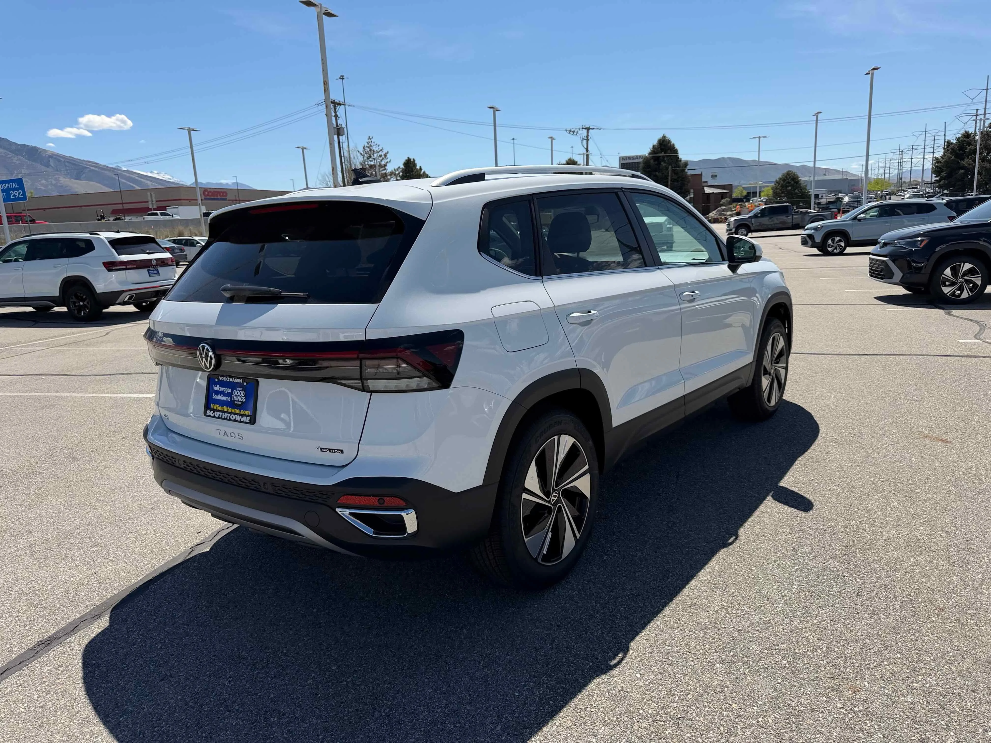 New 2026 Pure White Volkswagen SE image 7