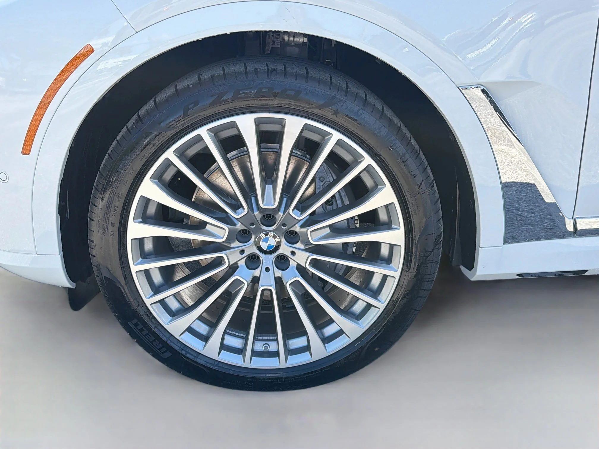 New 2027 Alpine White BMW xDrive40i image 44