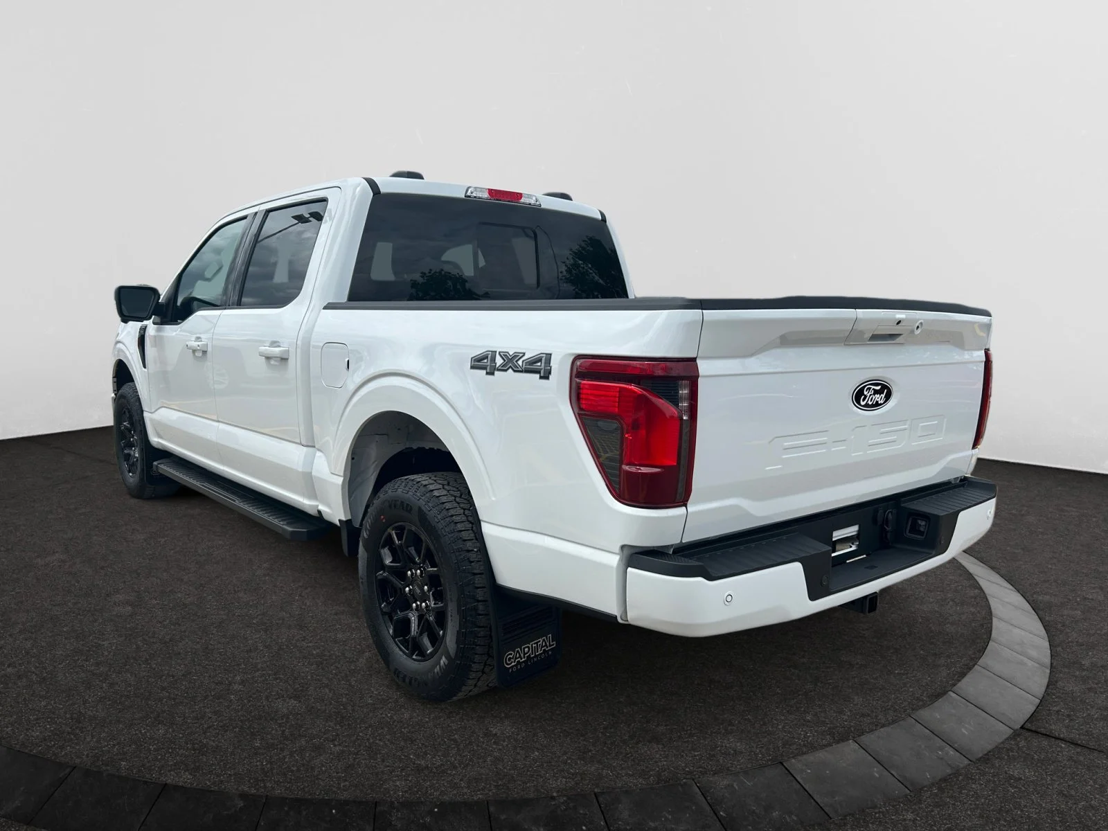 New 2026 Oxford White Ford XLT image 3