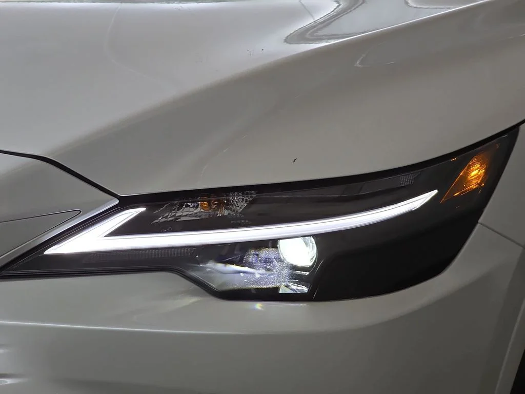New 2026 Eminent White Pearl Lexus AWD image 29