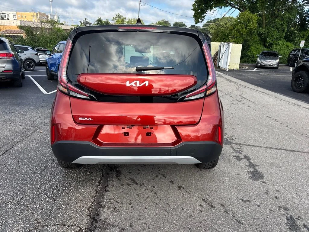 Used 2025 Mars Orange Kia LX image 4