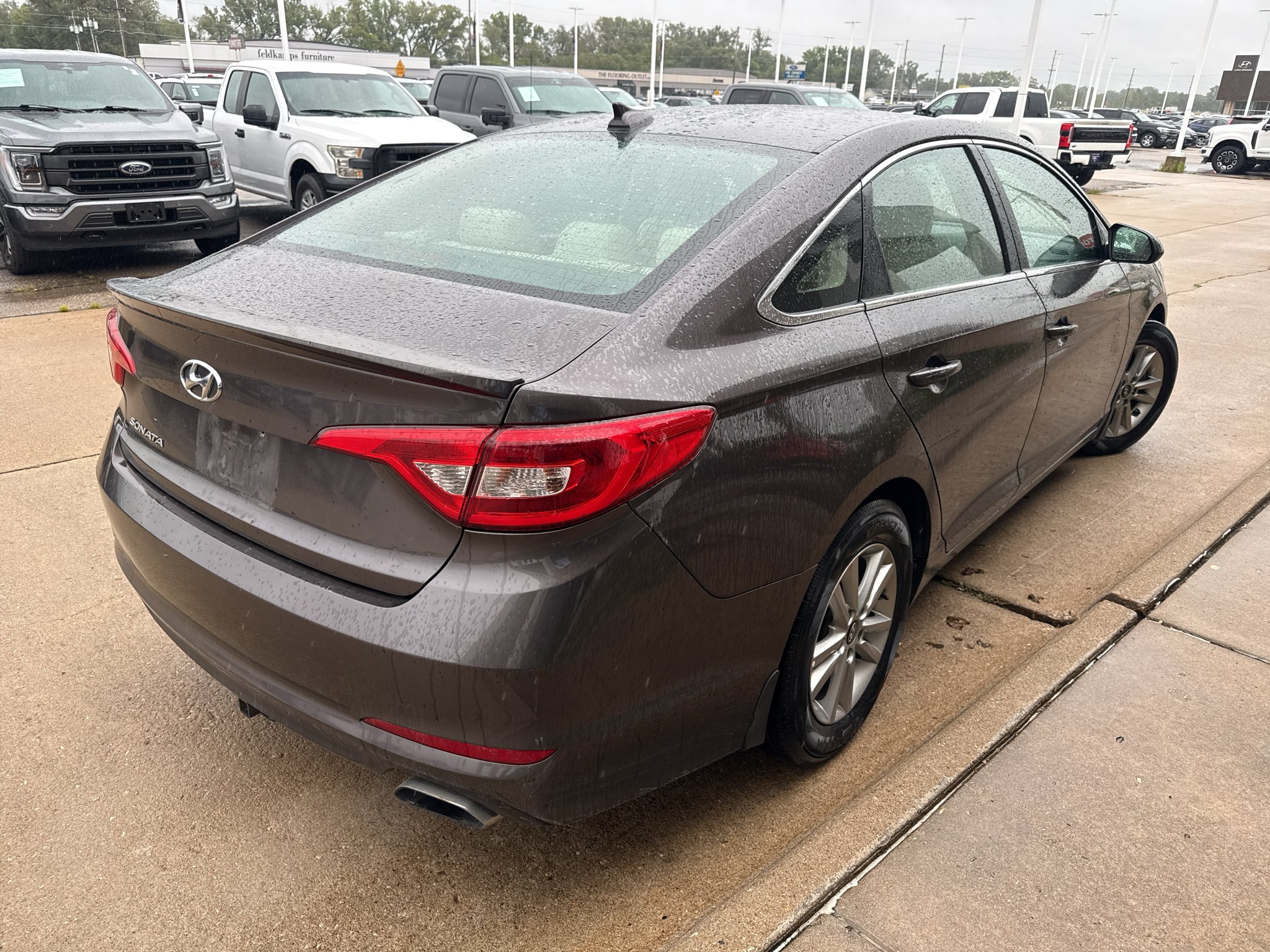 Used 2016 Dark Truffle Hyundai 2.4L SE image 6