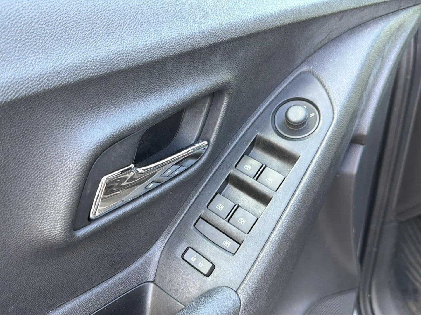 Used 2020 Satin Steel Metallic Chevrolet LT image 8
