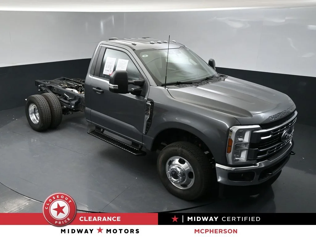 2026 Ford F-350 Super Duty Chassis Cab