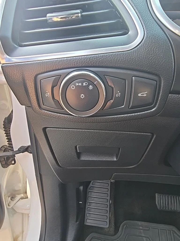 Used 2015 White Ford Titanium image 19