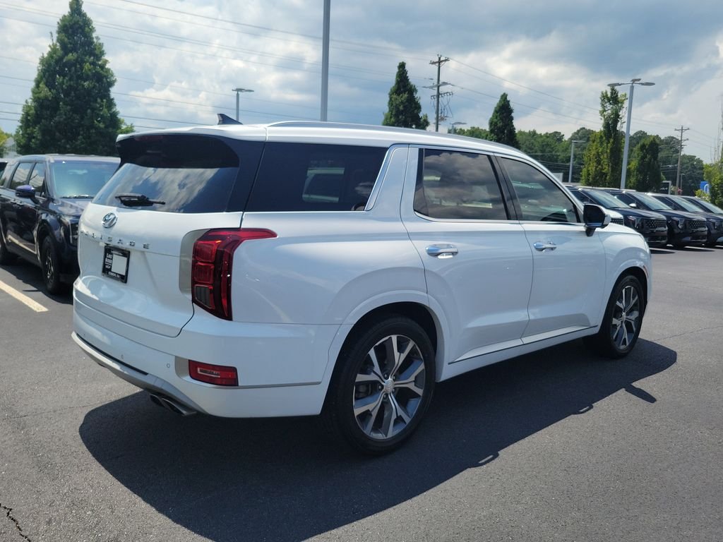Used 2022 White Hyundai Limited image 4