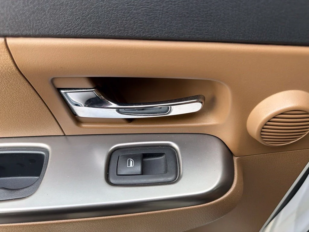 Used 2012 White Jeep Limited image 11