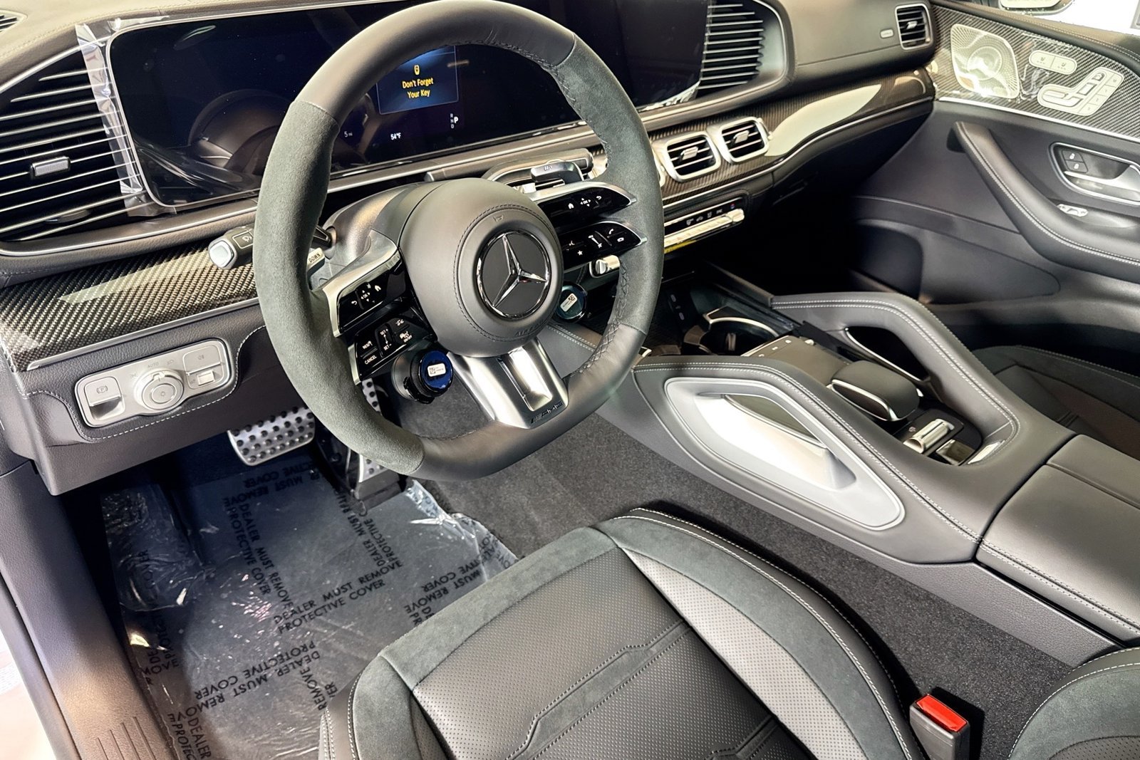 New 2026 MANUFAKTUR Moonlight White Metallic Mercedes-Benz AMG® GLE 53 image 9