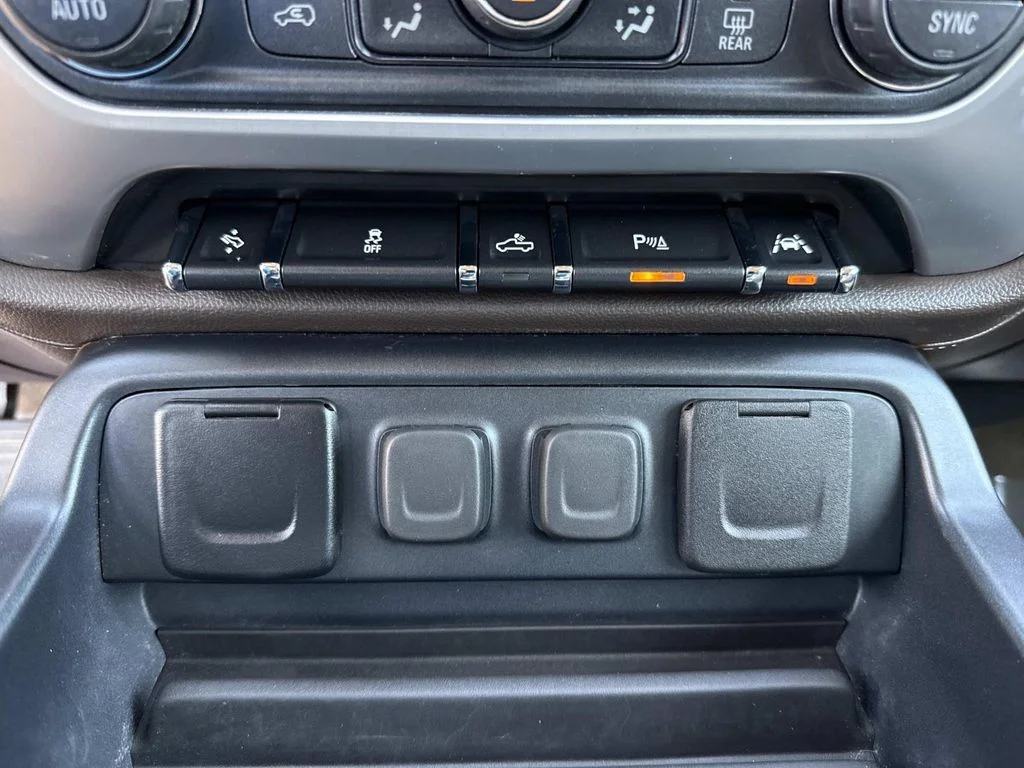 Used 2018 Red GMC SLT image 34