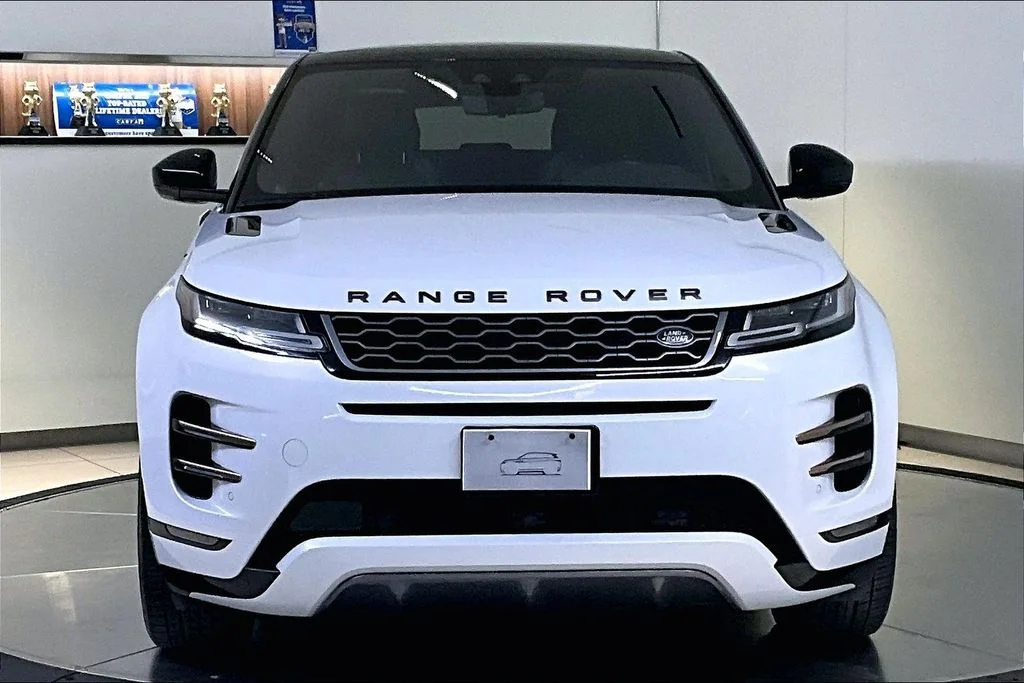 Used 2020 White Land Rover R-Dynamic HSE image 3