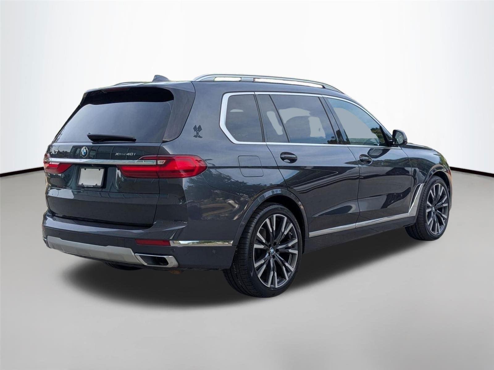 Used 2022 Arctic Grey Metallic BMW xDrive40i image 5