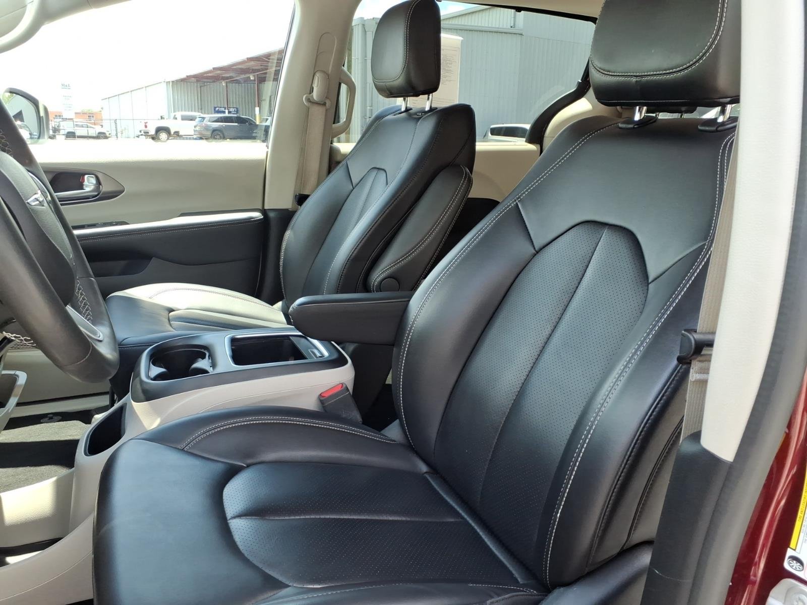 Certified Used 2023 Velvet Chrysler Touring L image 13