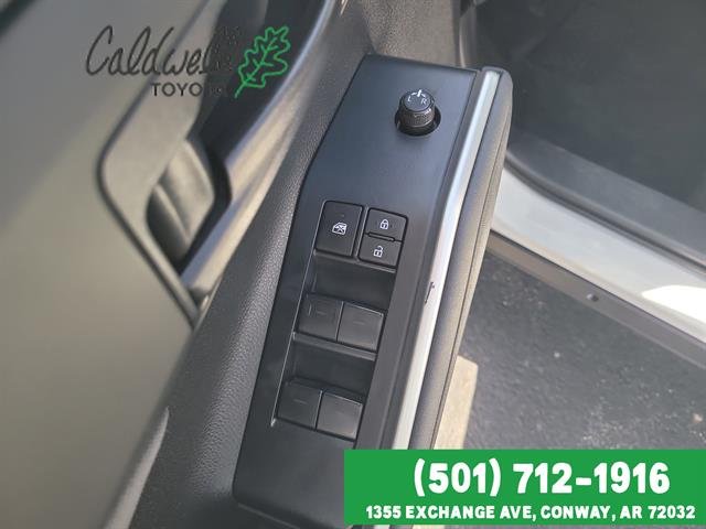 2024 Toyota Highlander LE - Photo 11