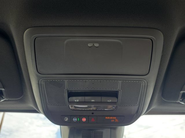 New 2027 Polar White Tricoat Chevrolet ACTIV image 26