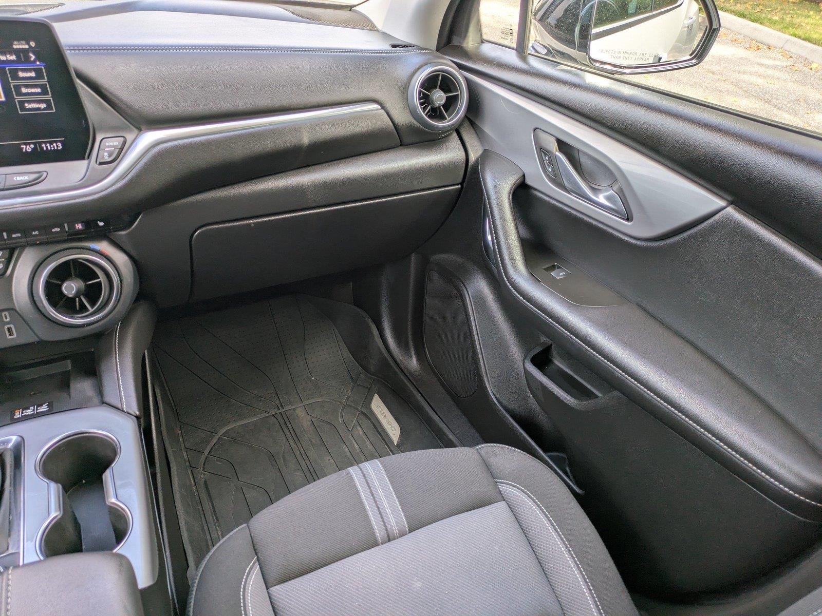 Used 2024 Summit White Chevrolet LT image 17