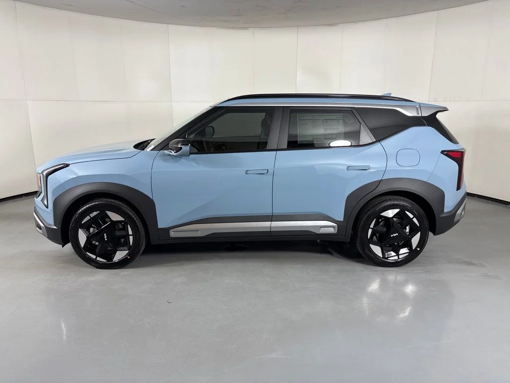 New 2027 Frost Blue Kia EX image 5