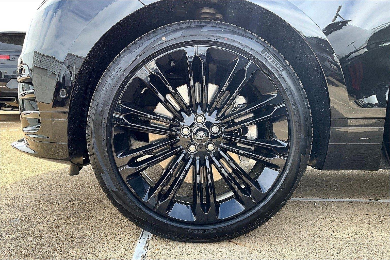 New 2026 Santorini Black Land Rover Dynamic image 6