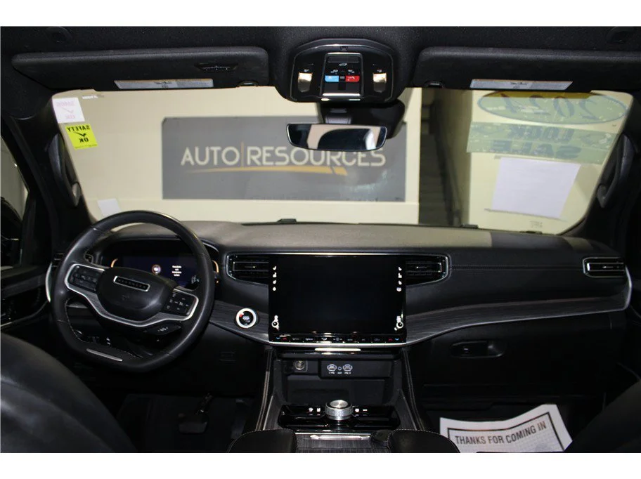Used 2024 Baltic Gray Metallic Clearcoat Jeep Series II image 14
