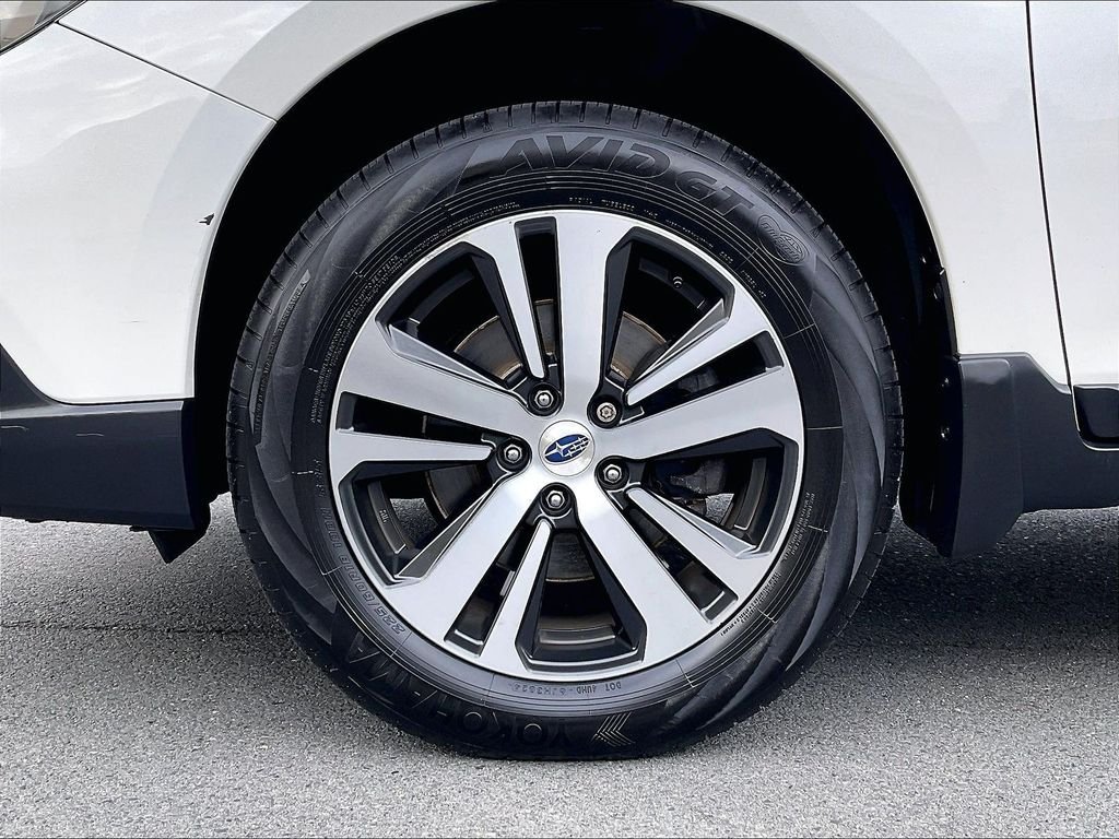 Used 2018 Crystal White Pearl Subaru 2.5i image 7