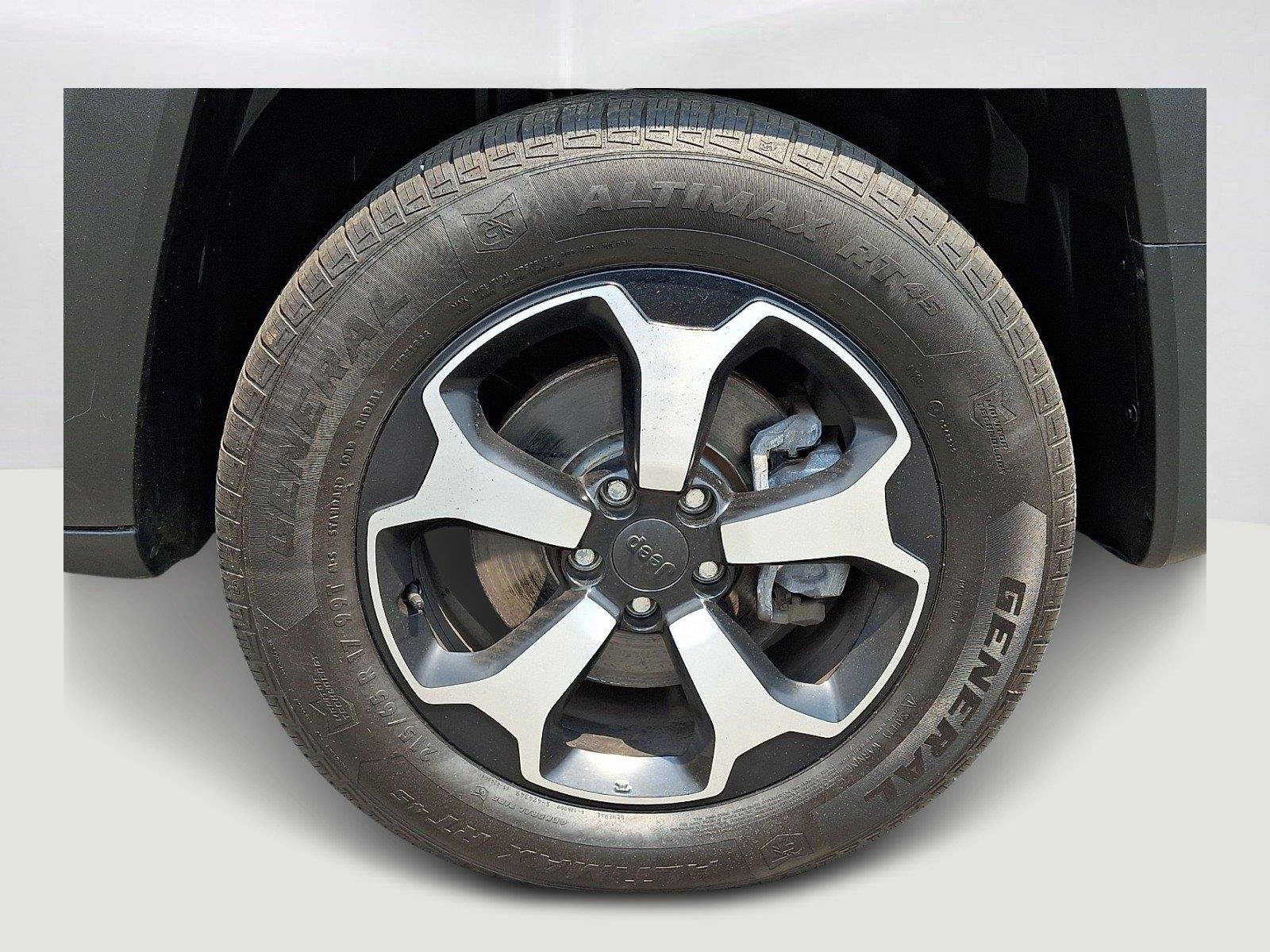Used 2022 Sting-Gray Clearcoat Jeep Trailhawk image 8