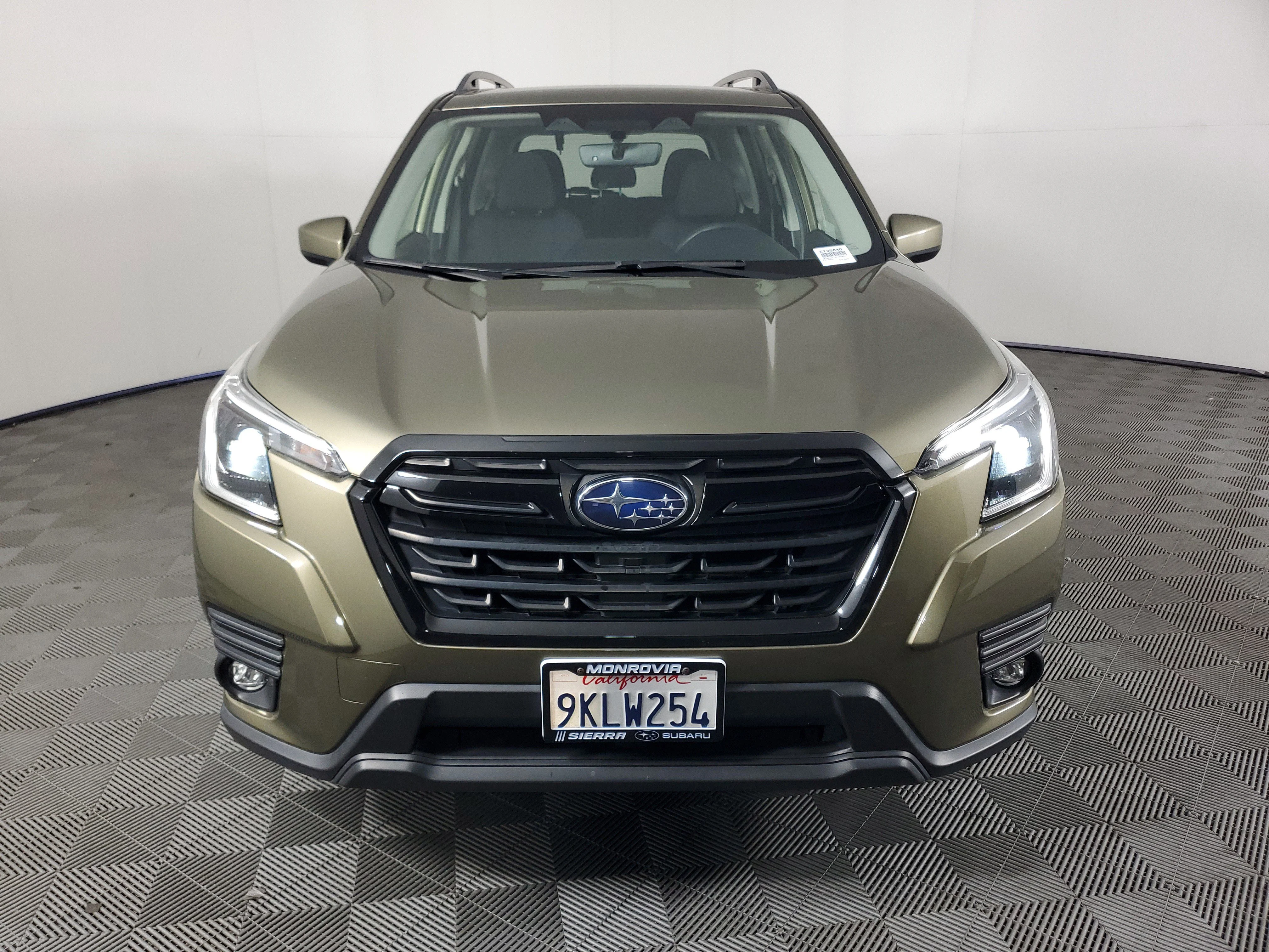 Used 2024 Autumn Green Metallic Subaru Premium image 9