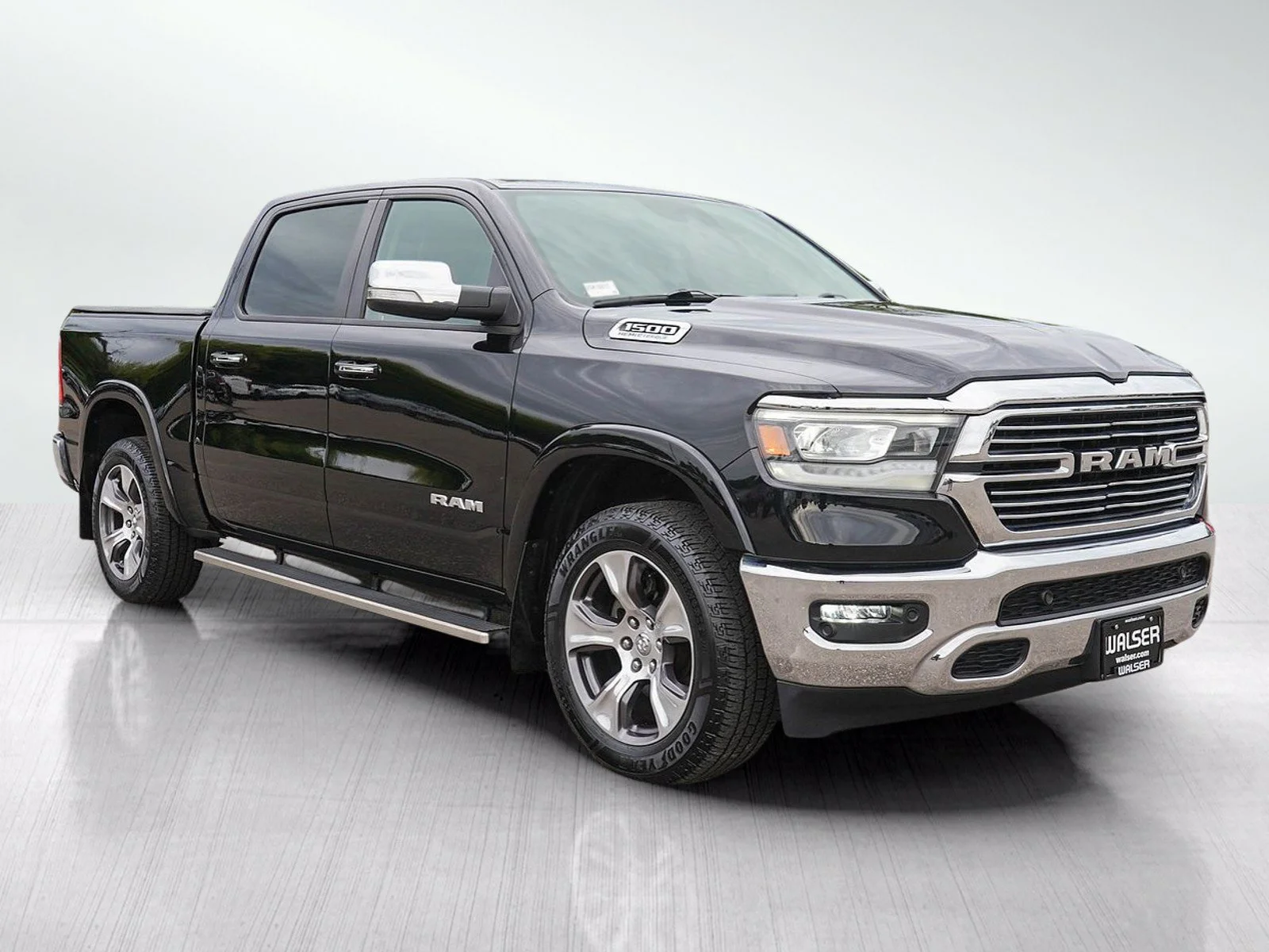 Used 2021 Diamond Black Crystal Pearlcoat Ram Laramie 4x4 V8 Crew Cab 5