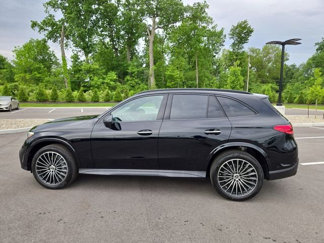 New 2026 Black Mercedes-Benz GLC300 image 6