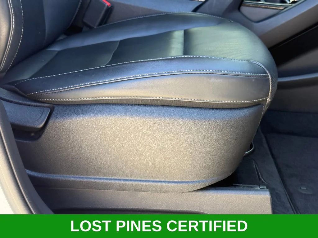 Used 2025 White Kia S image 26