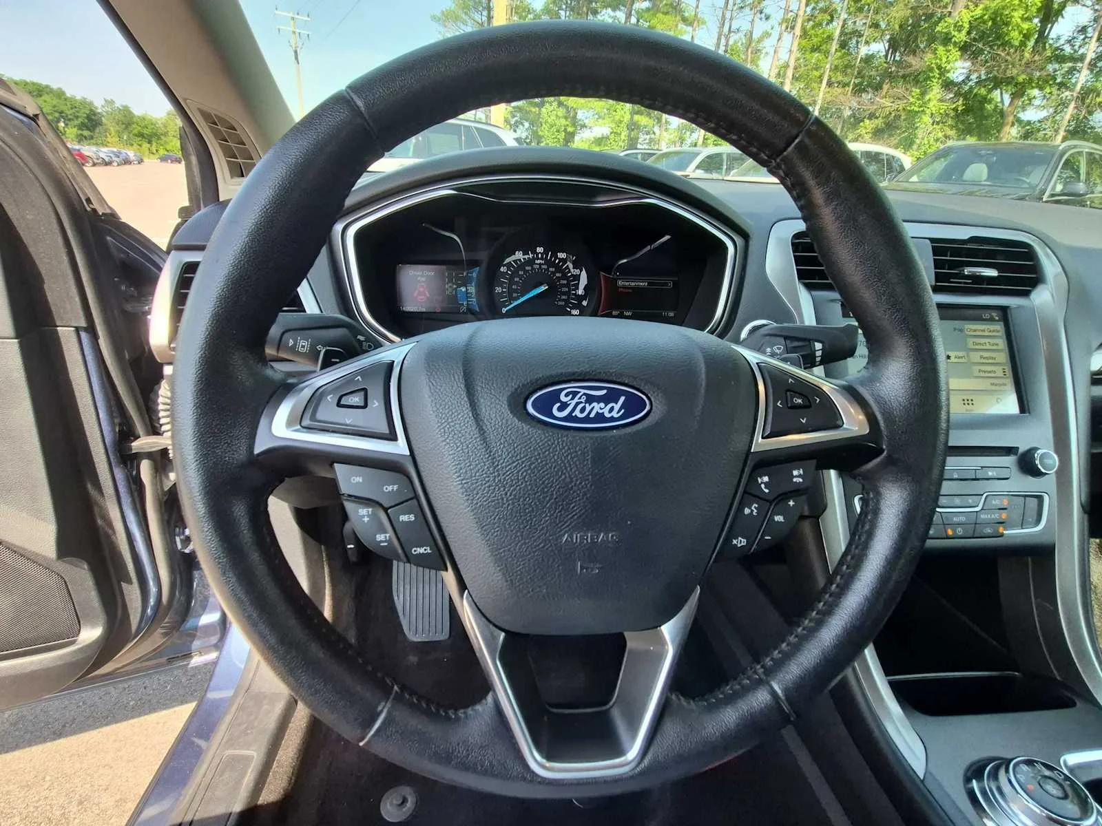 Used 2018 Blue Metallic Ford SE image 21