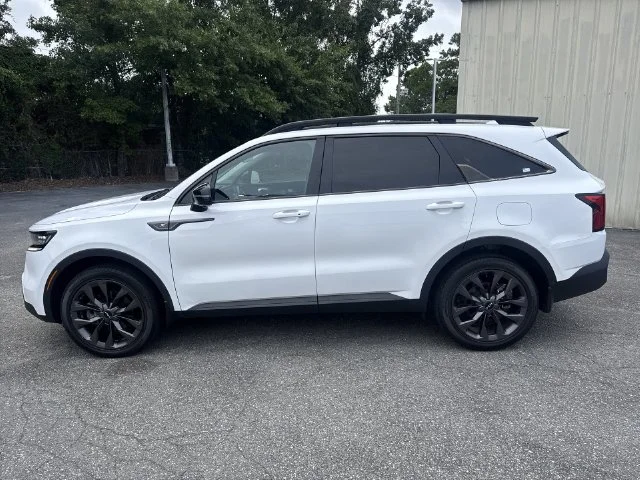 Used 2023 White Kia X-Line SX Prestige image 8