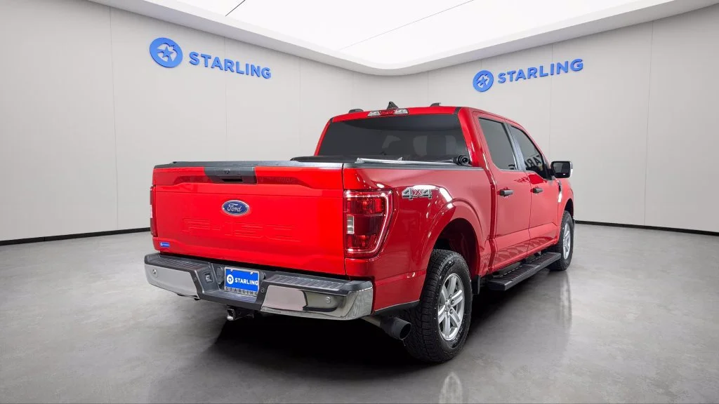 Used 2021  Ford XL image 8