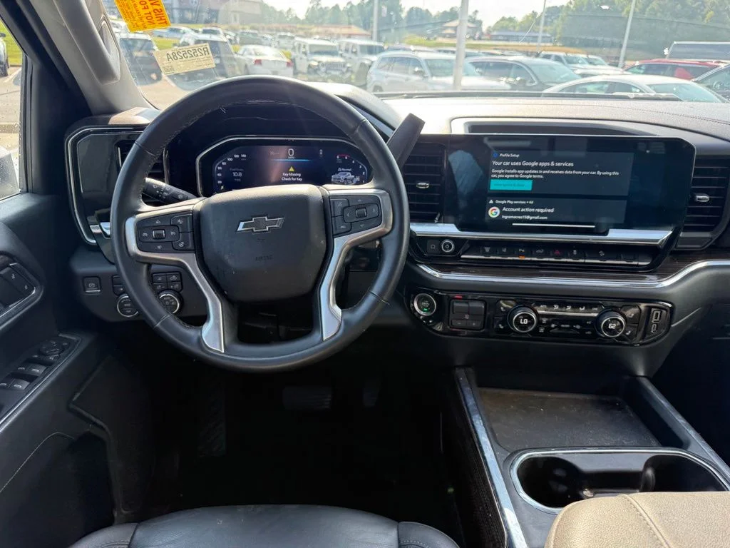 Used 2024 White Chevrolet LT image 8