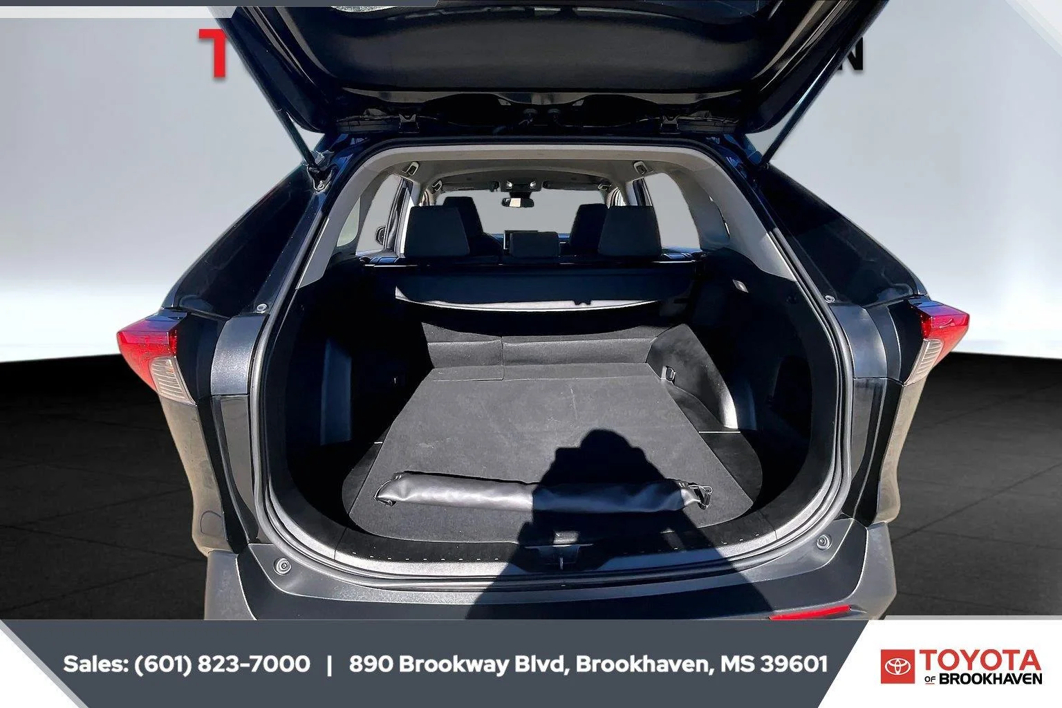 Used 2024 Midnight Black Metallic Toyota XLE image 21