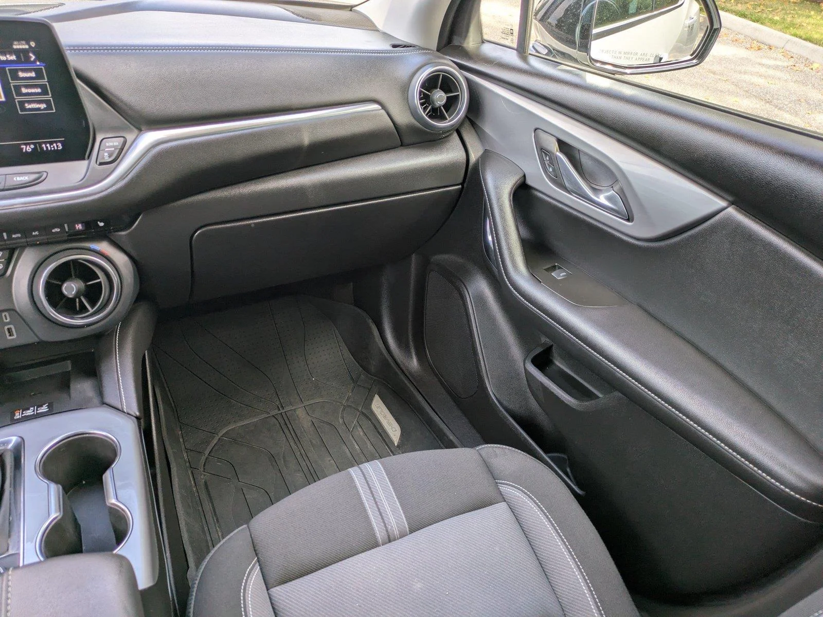 Used 2024 Summit White Chevrolet LT image 17
