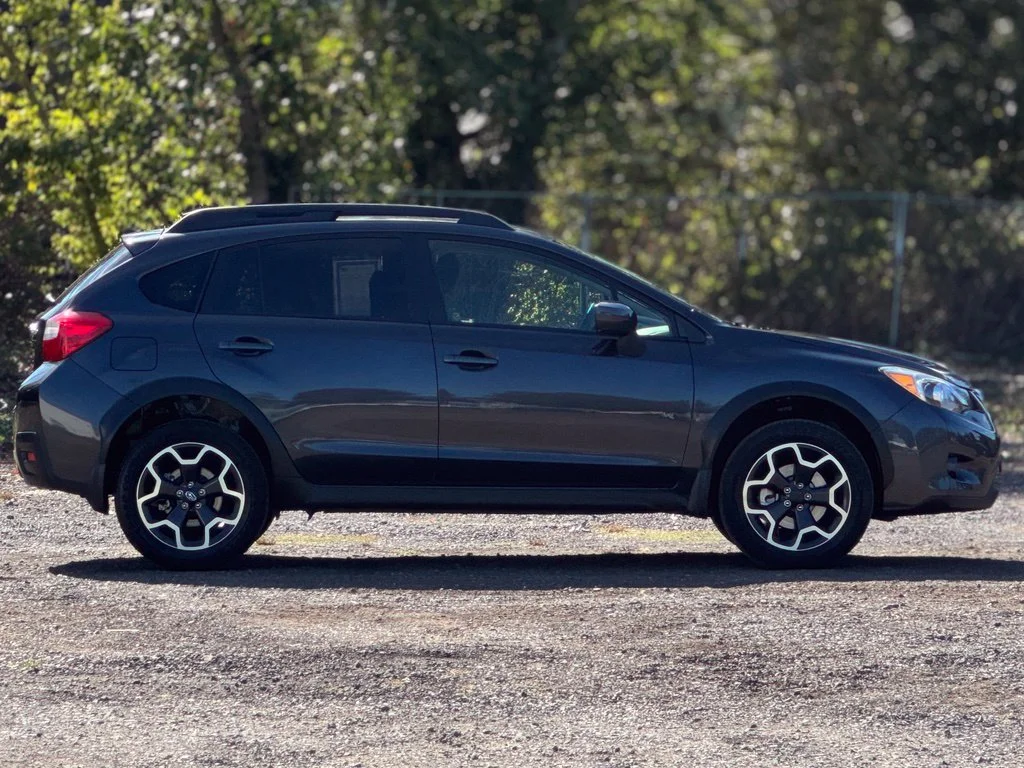 Used 2015 Dark Gray Metallic Subaru 2.0i Premium image 8