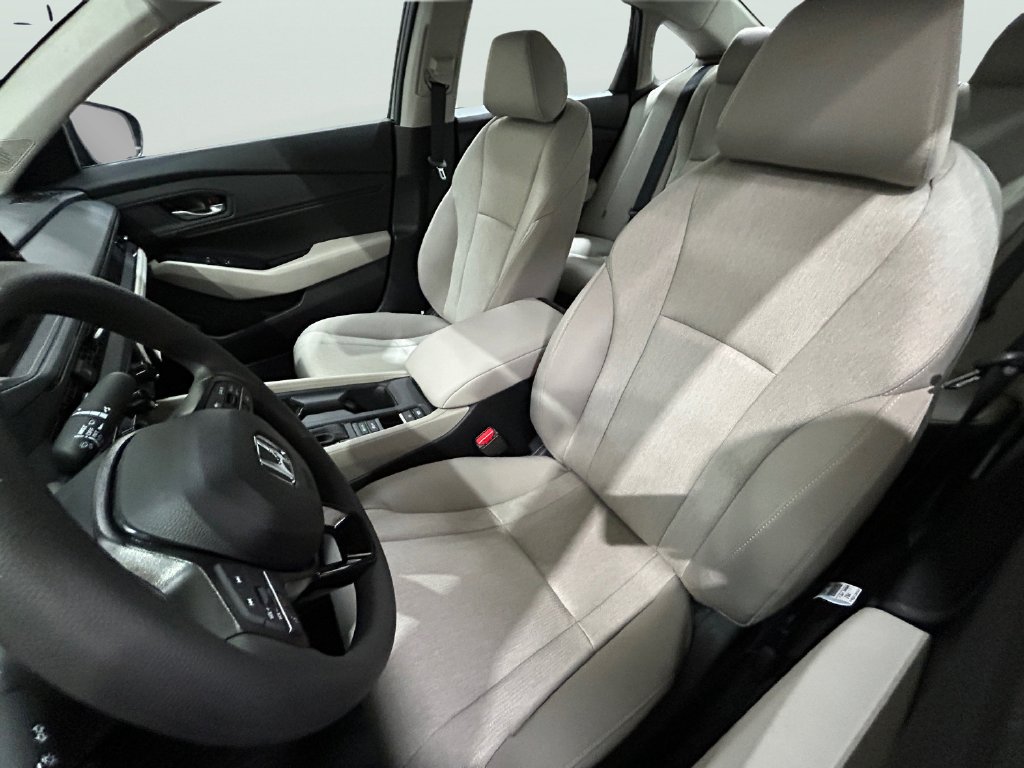 Used 2026 Platinum White Pearl Honda SE image 22