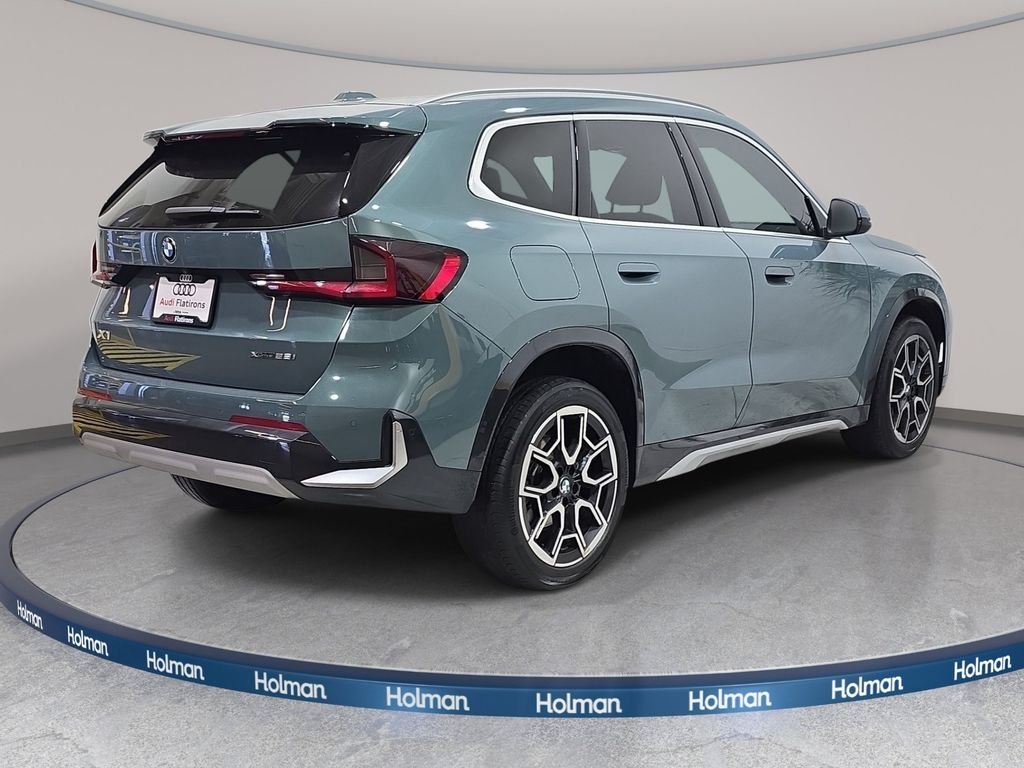 Used 2023 Green BMW xDrive28i image 6