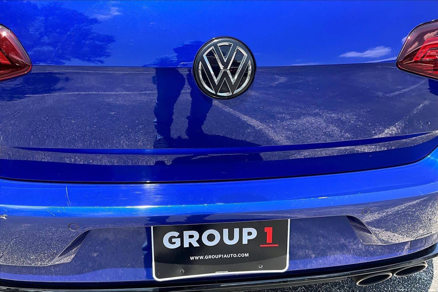 Used 2018 Lapiz Blue Metallic Volkswagen  image 33